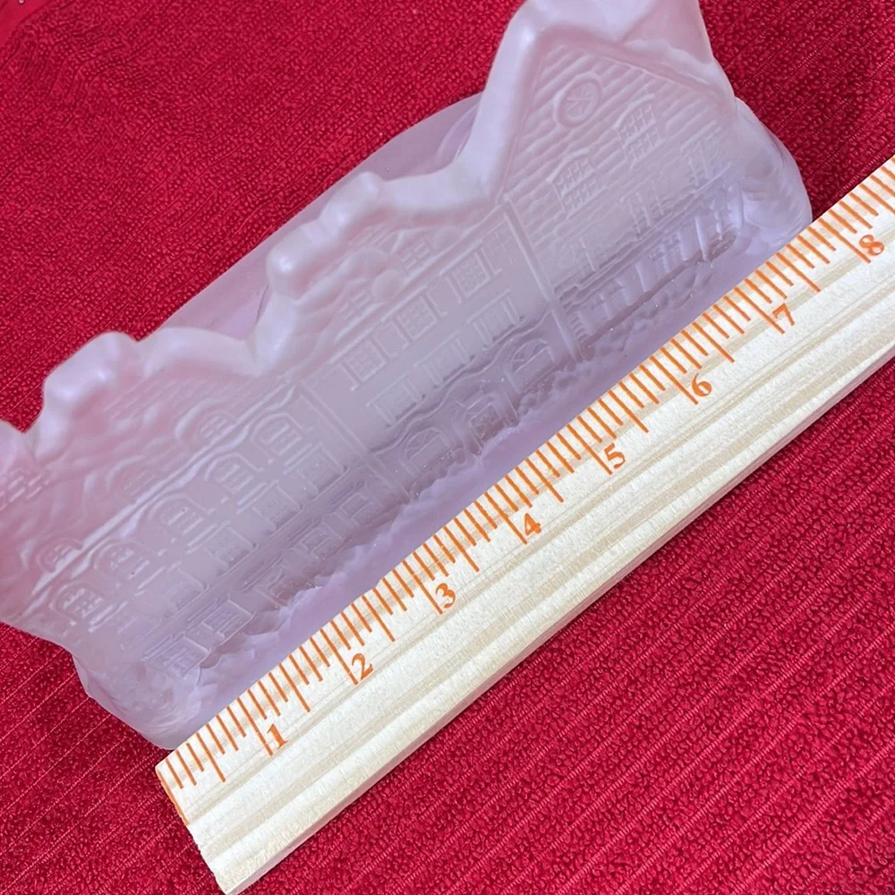 Vintage Foisted Glass House Candle Holder by “CHRISTMAS AROUND THE WORLD” 1989 - Picture 11 of 16